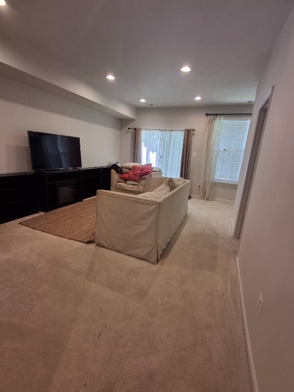 Primary Photo - 307 Spring Bank Way