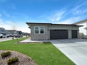 Building Photo - 5457 S Polaris Ave