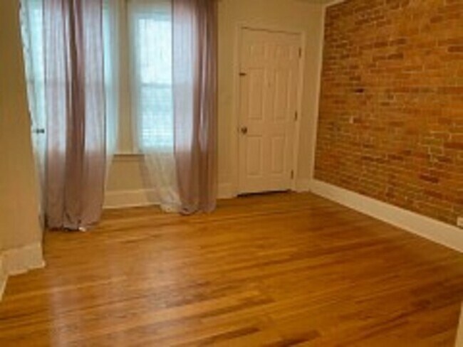 Building Photo - 23 Aspinwall Ave
