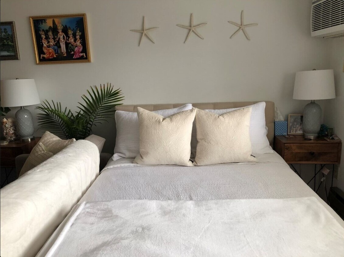 Foto del edificio - 608 Boston Post Rd E