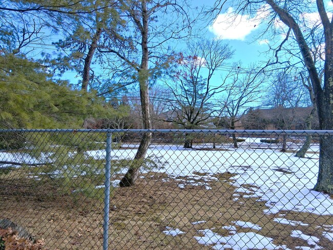 Building Photo - 34 Old East Neck Rd