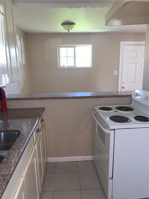 Foto del edificio - 9211 N Green River Dr