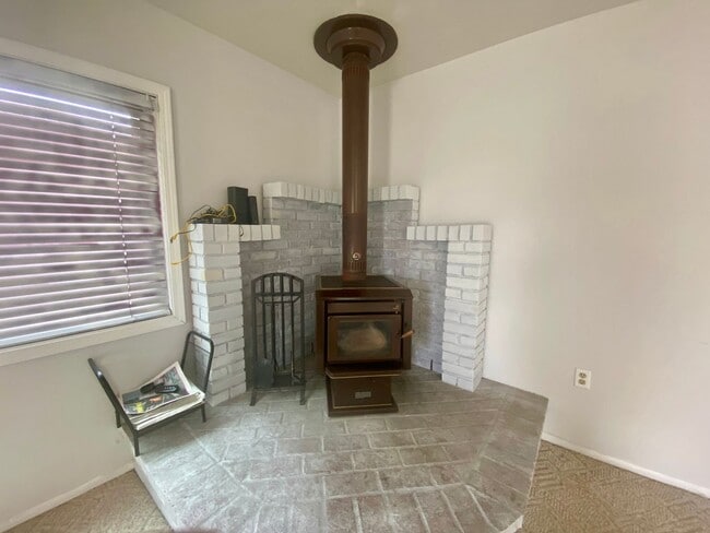 Building Photo - Charming 2 Bdrm, 2 Bath Home in Long Beach, WA