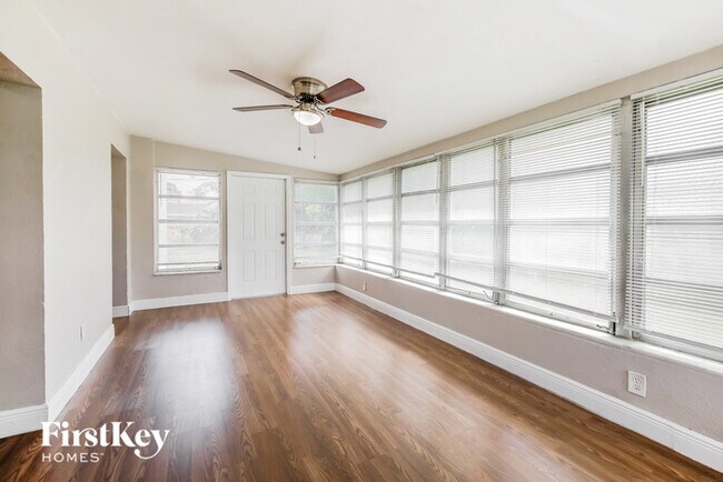 Foto del edificio - 1320 NE 204th St