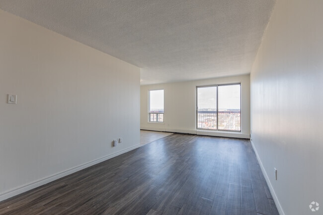 Interior Photo - 45 Barlake Av