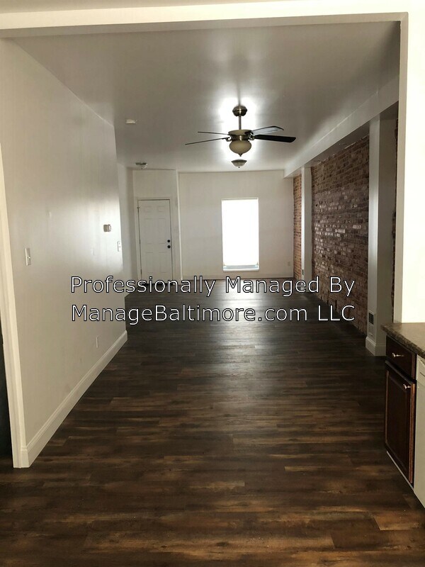 Building Photo - 3413 Esther Pl