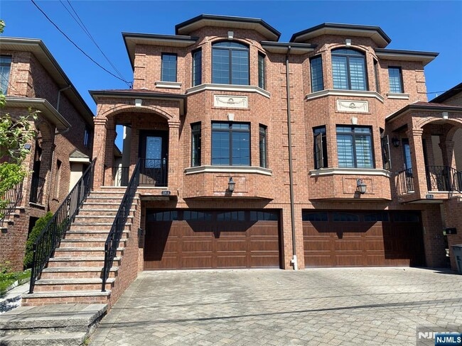 Building Photo - 235A Glen Ave