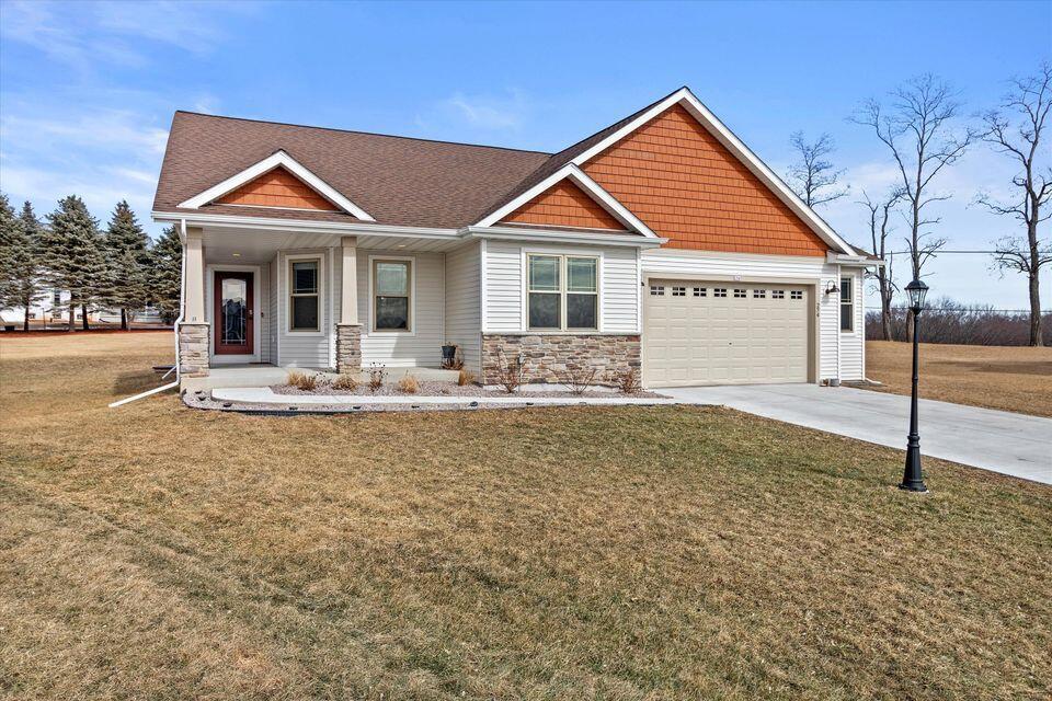 274 Thomas Trl, Oconomowoc, WI 53066 House Rental in Oconomowoc, WI