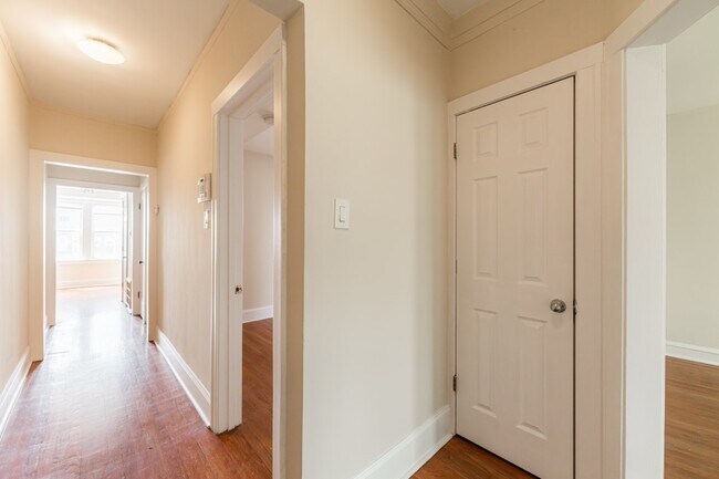 Building Photo - 4005 W Nelson St