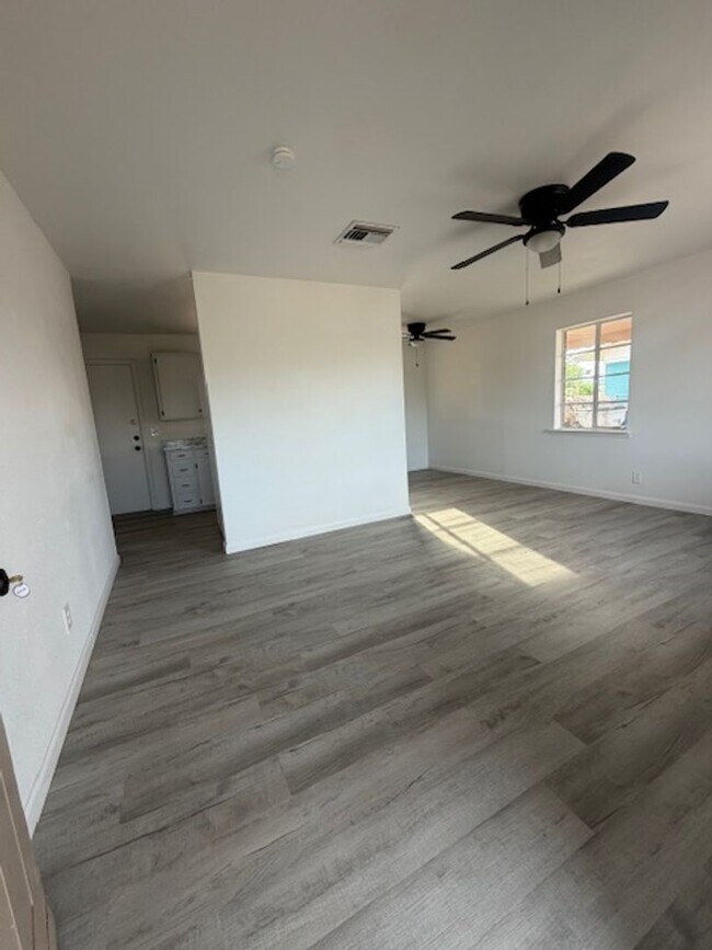 Foto del edificio - 9523 Charleston St