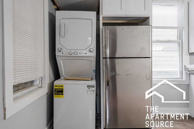 Foto del edificio - 2657 N Ridgeway Ave