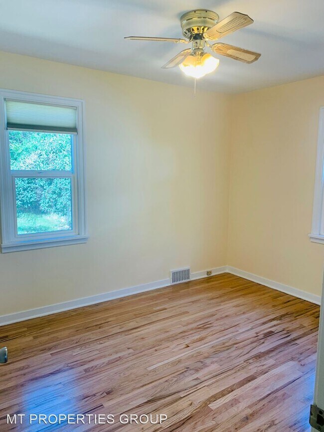Foto del edificio - 4 br, 2 bath House - 526 Beverly