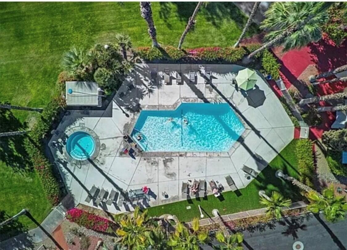 Foto del edificio - 6054 Montecito Dr