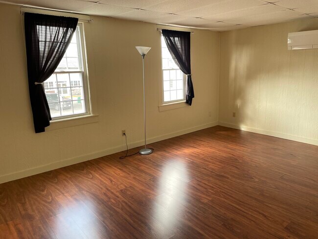 Living Room - 416 Broadway St