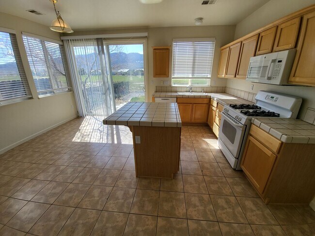 Building Photo - 377 Royal Troon Dr