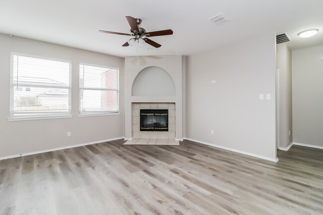 Foto del edificio - 716 Twin Creek Dr