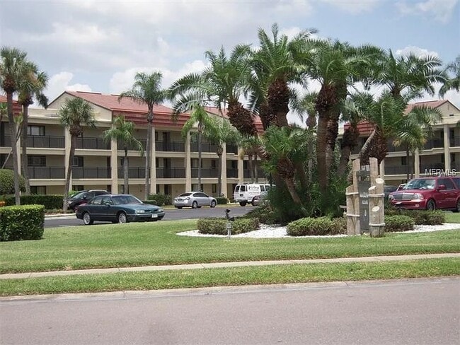 Foto del edificio - 868 Bayway Blvd