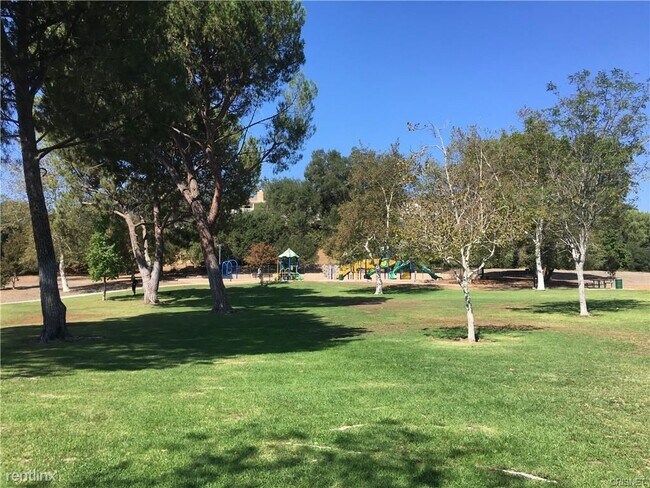 Foto del edificio - 3 br, 2 bath House - 925 Evenstar Ave