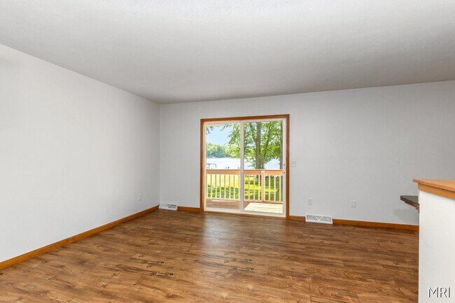 Building Photo - 8303 Cowan Lake Dr NE