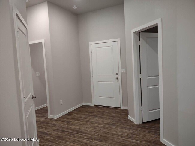 Foto del edificio - 2121 N Jayton Ave
