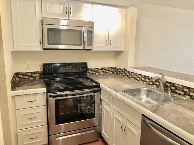 Foto del edificio - 902 28th St NE