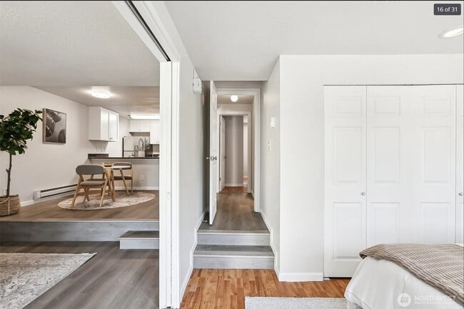 Building Photo - 9484 Redmond - Woodinville Rd NE