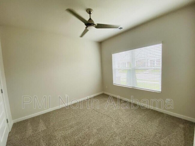 Foto del edificio - 408 Edgebrook Dr