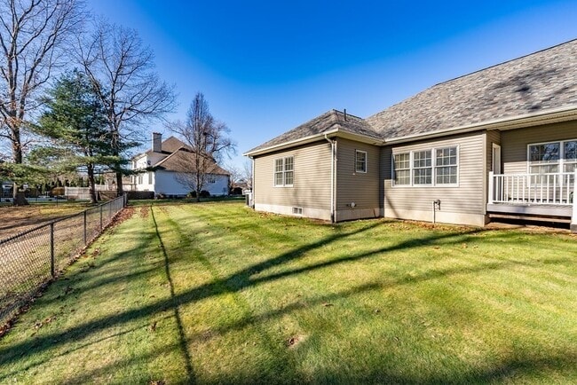 Foto del edificio - 44 Westview Ln