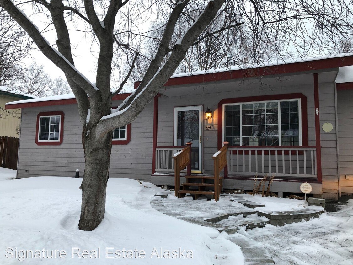 3 br, 1.5 bath House 241 N Irene Street House Rental in Palmer, AK