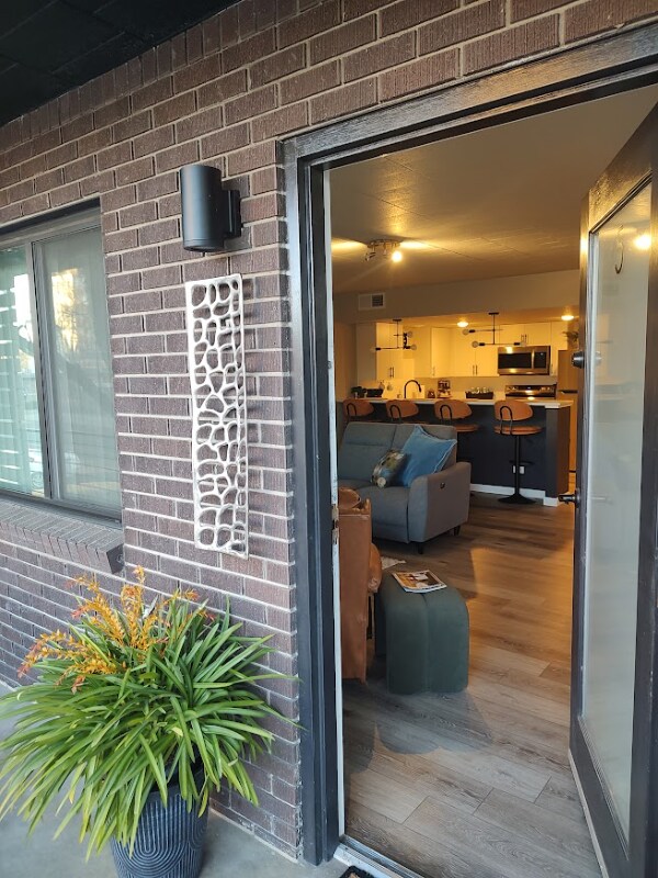 Building Photo - 111 S Meldrum St