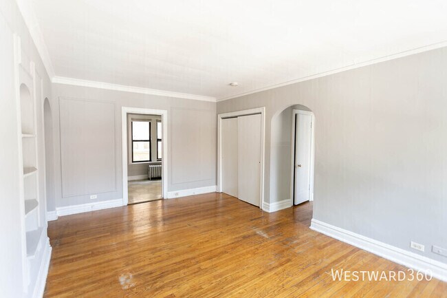 Building Photo - 1620 W Farwell Ave
