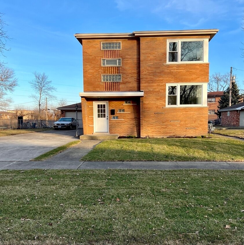 Primary Photo - 10537 Austin Ave
