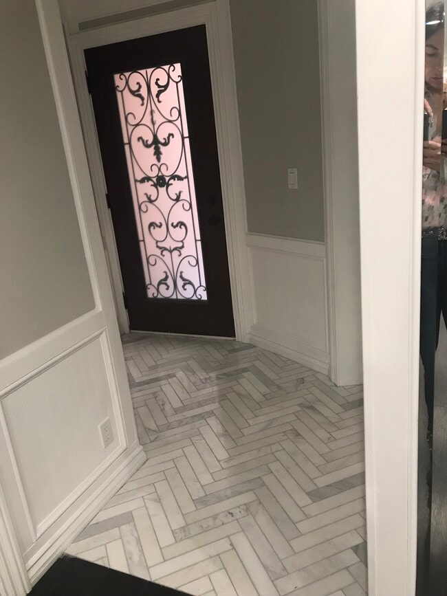 Entry Way - 3401 Barham Blvd