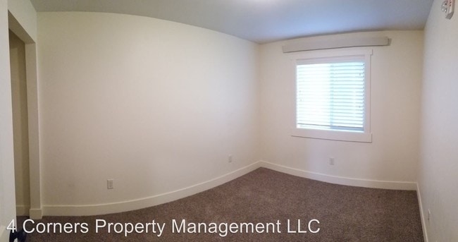 Building Photo - 890 Everett Pl
