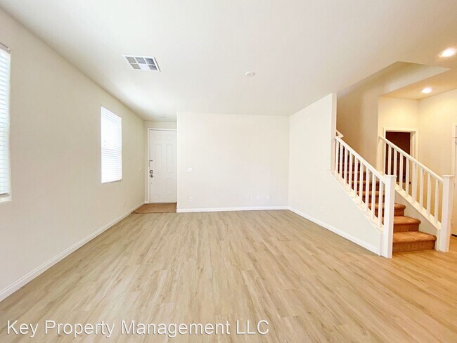 Building Photo - 3 br, 2.5 bath House - 11774 Pine Shadows St