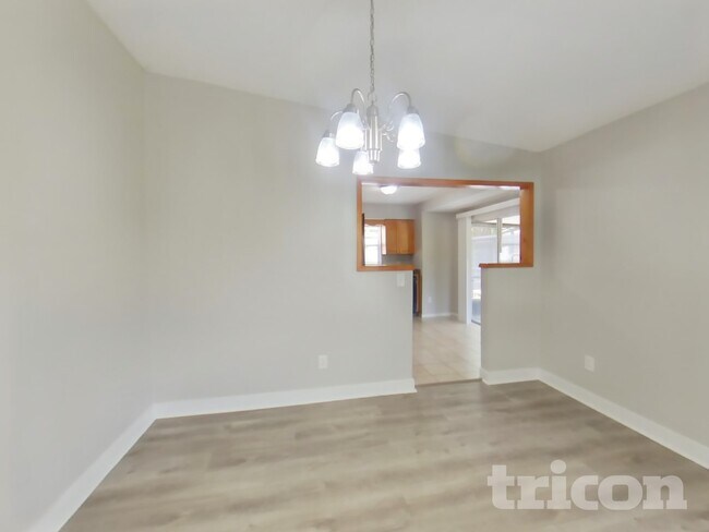 Foto del edificio - 1020 Red Oak Cir