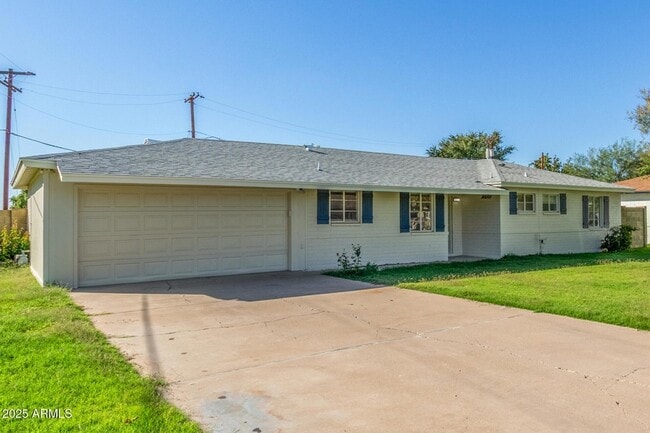 Building Photo - 5306 N 8th Ave