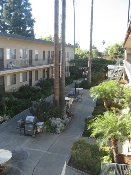 Riviera Palms Apartments