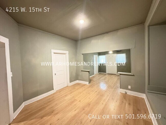 Foto del edificio - 4215 W 15th St