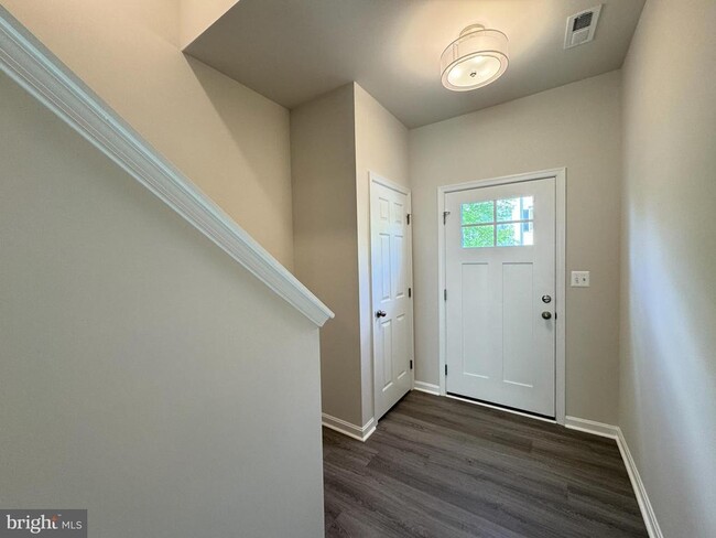 Building Photo - 45714 N Maxine Wy