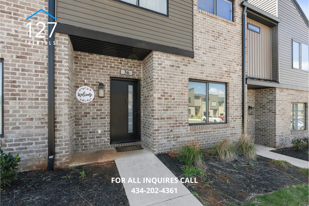 Foto principal - 3BR/2.5BA Townhome in Rustburg – Modern Am...