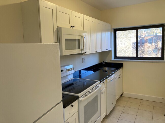Foto del edificio - 114 Longwood Ave