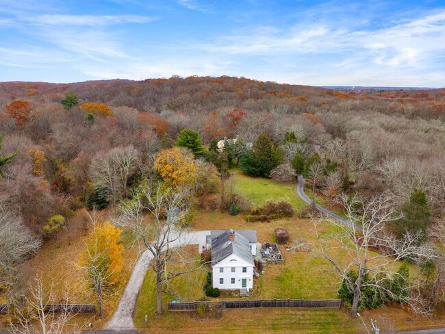 Building Photo - 138 School House Rd