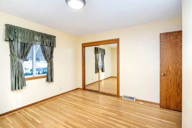 Foto del edificio - 2430 E 4th St