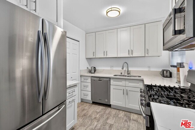 Foto del edificio - 5005 Stoney Creek Rd