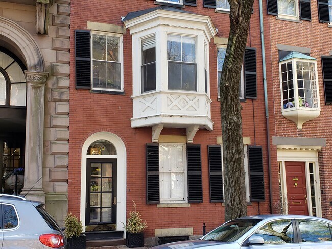 Exterior - 74 Mount Vernon St