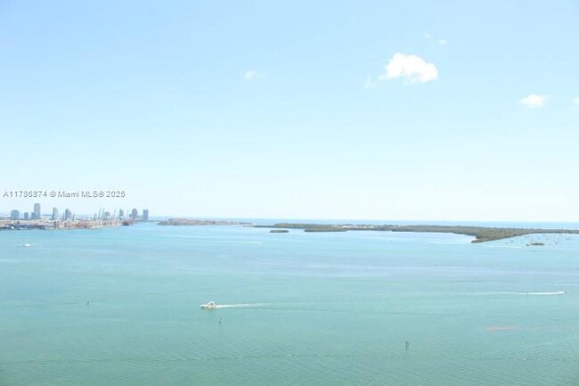 Building Photo - 1331 Brickell Bay Dr