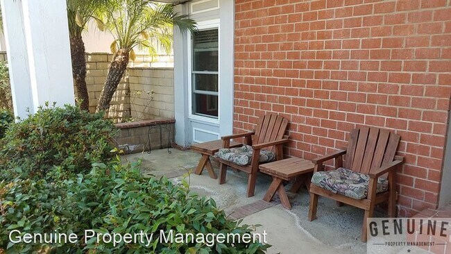 Foto del edificio - 4 br, 2.5 bath House - 8582 Lowmead Drive