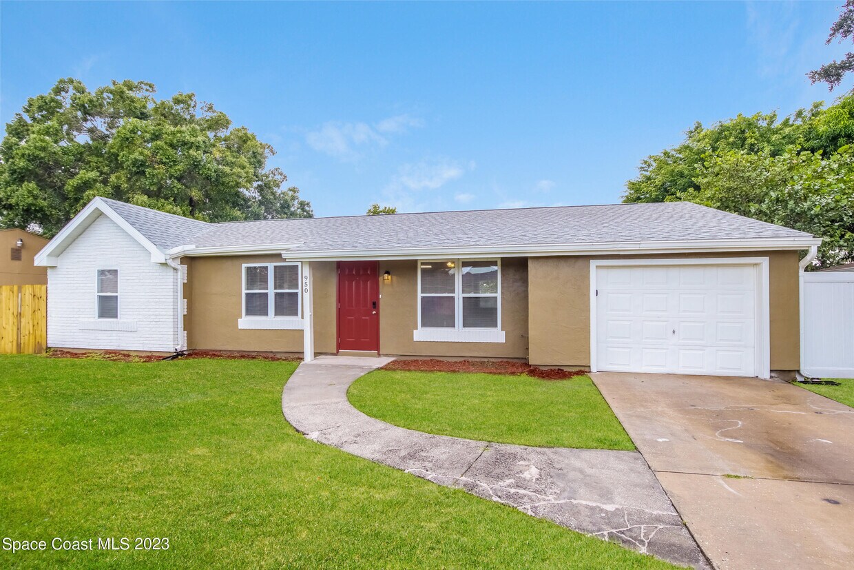 950 Hooper Ave NE, Palm Bay, FL 32905 House Rental in Palm Bay, FL