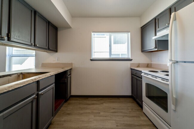 Foto del edificio - 3 bd/1 ba Duplex in Tacoma - $1,600